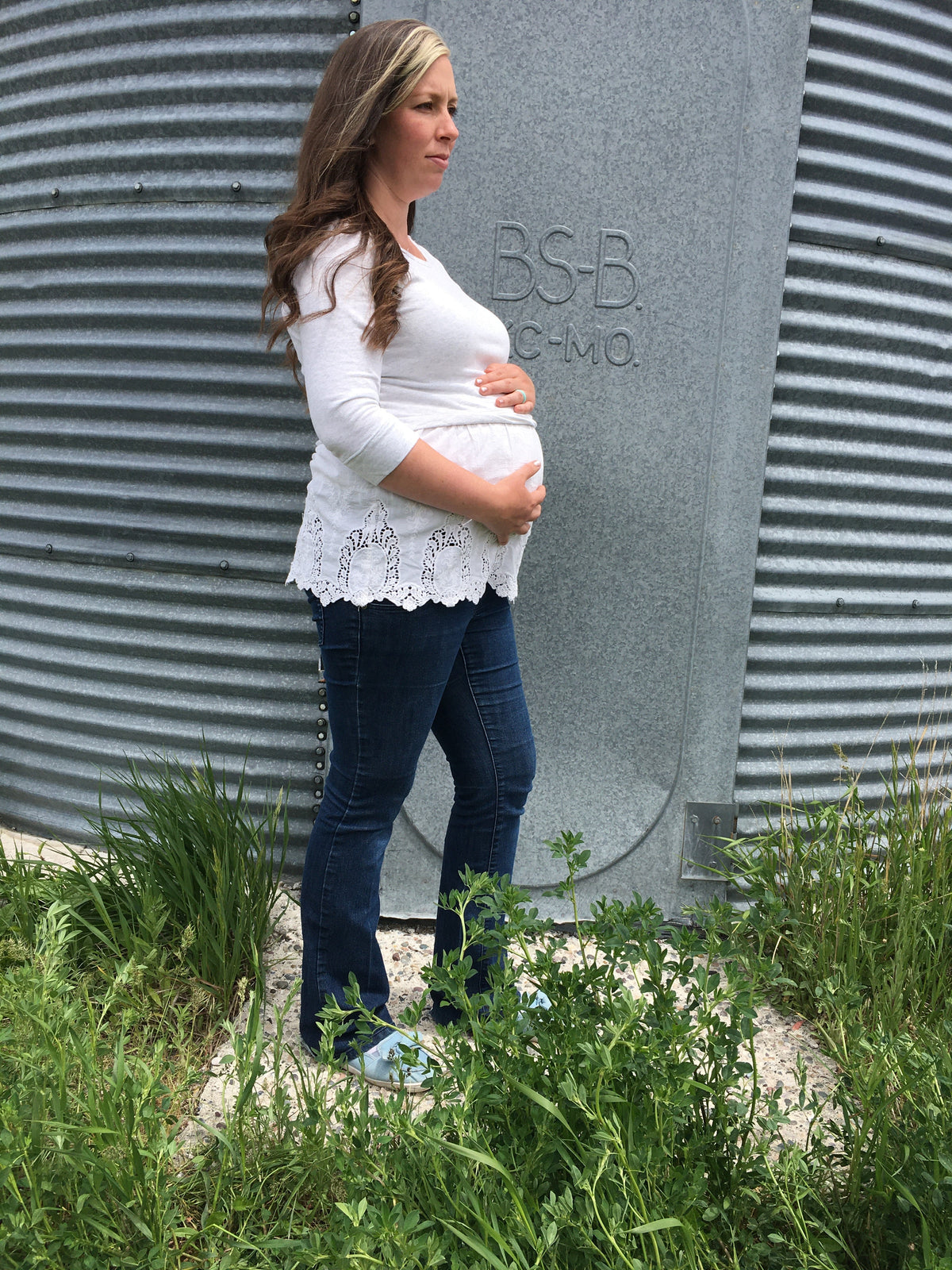 The Loneliness of Modern Pregnancy. This too shall pass.